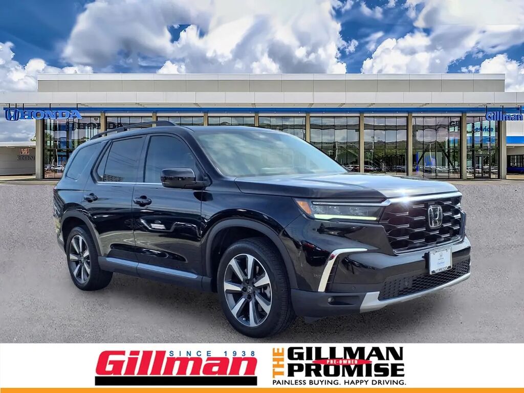 2025 Honda Pilot Touring — photo 1 of 13