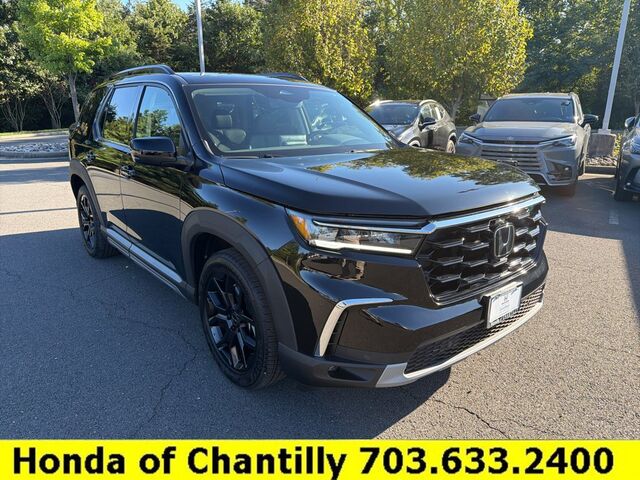 2025 Honda Pilot AWD Touring w/HPD Wheels