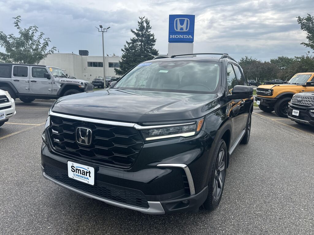 2025 Honda Pilot Elite — photo 1 of 9