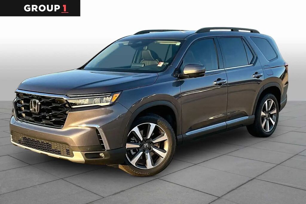 2025 Honda Pilot Elite — photo 1 of 12