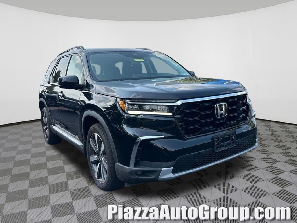 2023 Honda Pilot Elite — photo 1 of 8