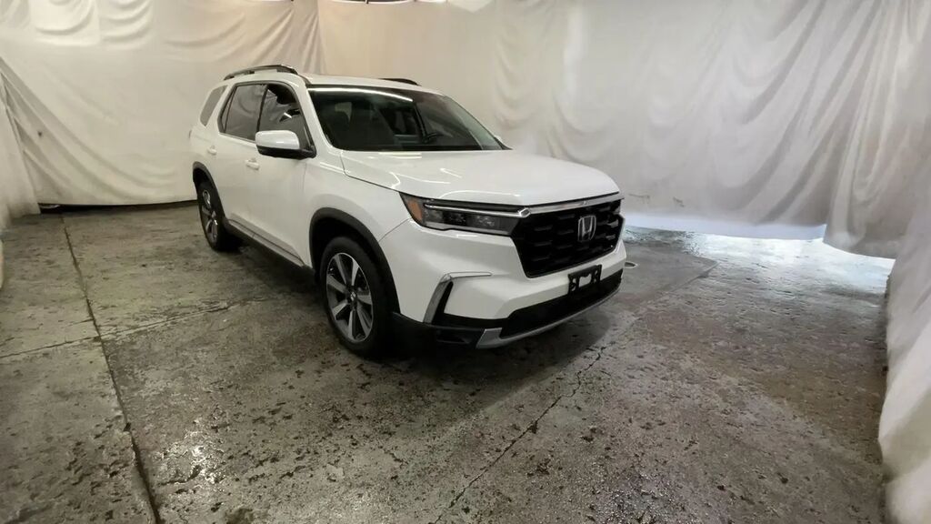 2025 Honda Pilot Elite — photo 1 of 13