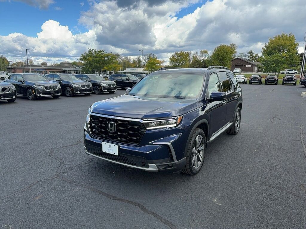 2024 Honda Pilot AWD ELITE — photo 1 of 7
