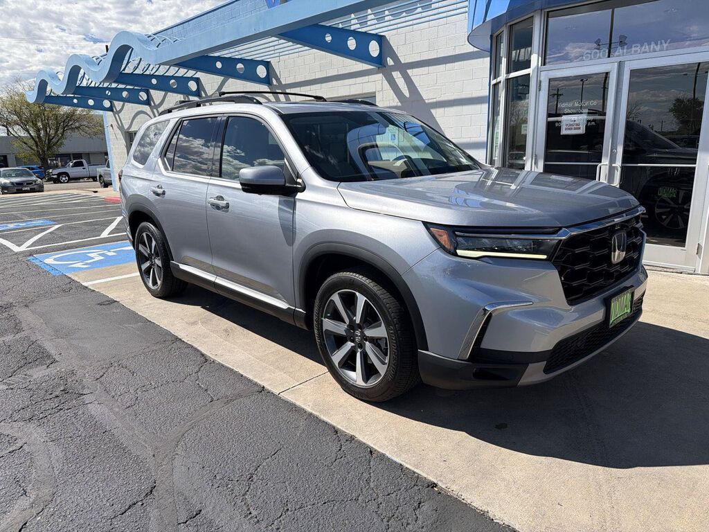 2025 Honda Pilot AWD Elite — photo 1 of 7