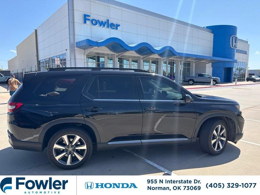 2025 Honda Pilot Elite — photo 1 of 8