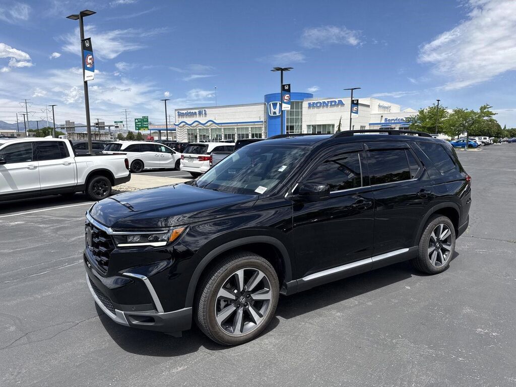 2025 Honda Pilot Elite — photo 1 of 7