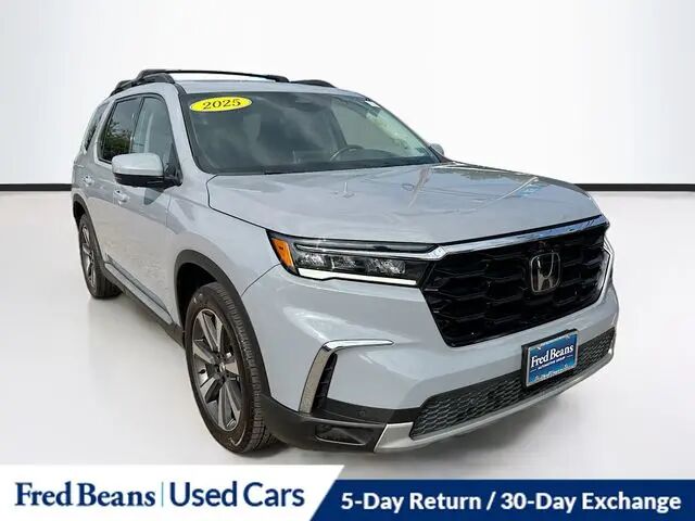 2025 Honda Pilot Elite — photo 1 of 10