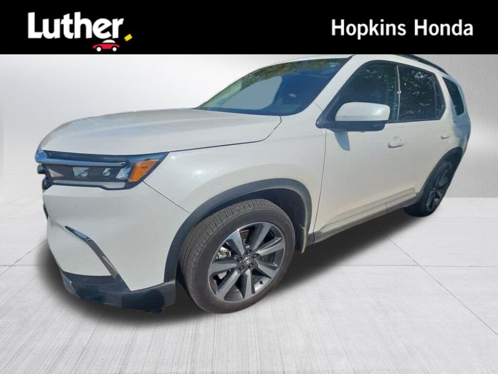 2025 Honda Pilot AWD Elite — photo 1 of 7