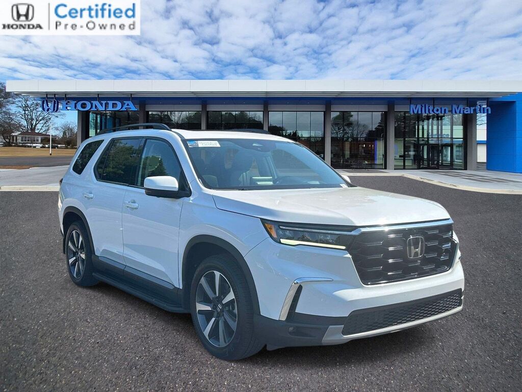 2023 Honda Pilot AWD ELITE — photo 1 of 7