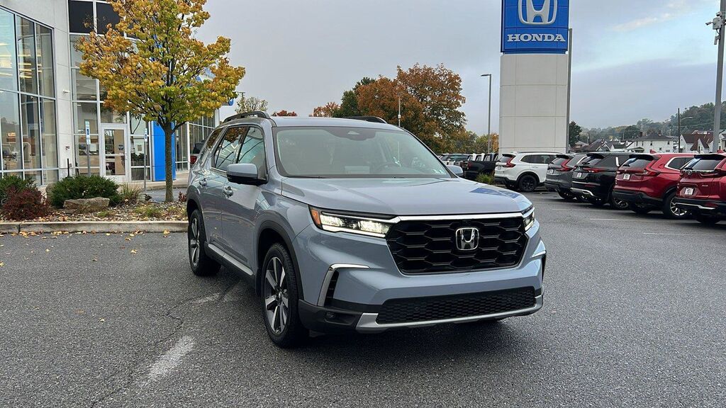 2025 Honda Pilot AWD Elite — photo 1 of 7