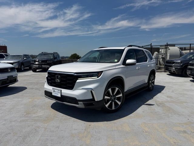 2025 Honda Pilot AWD Elite — photo 1 of 7