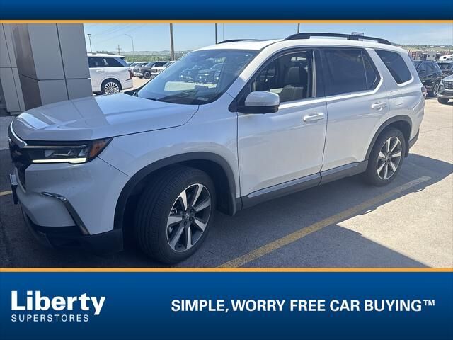 2025 Honda Pilot Elite — photo 1 of 33