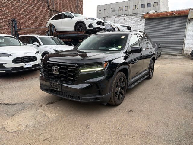 2025 Honda Pilot AWD Black Edition — photo 1 of 3