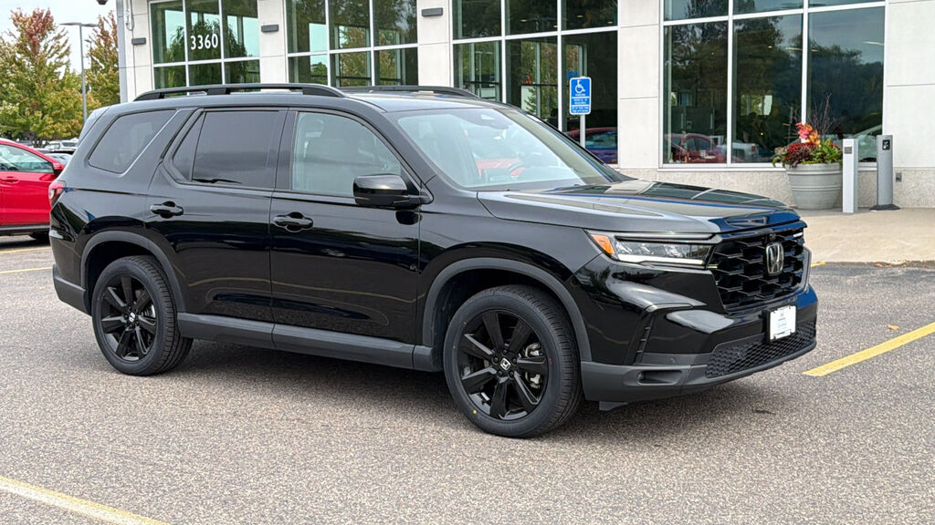 2025 Honda Pilot AWD Black Edition — photo 1 of 7