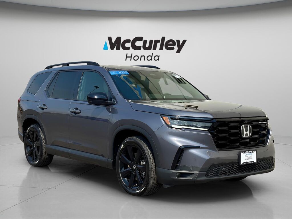 2025 Honda Pilot Black Edition — photo 1 of 16