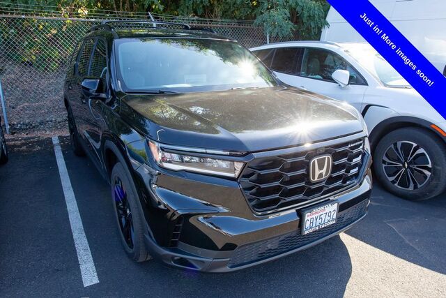 2025 Honda Pilot AWD Black Edition