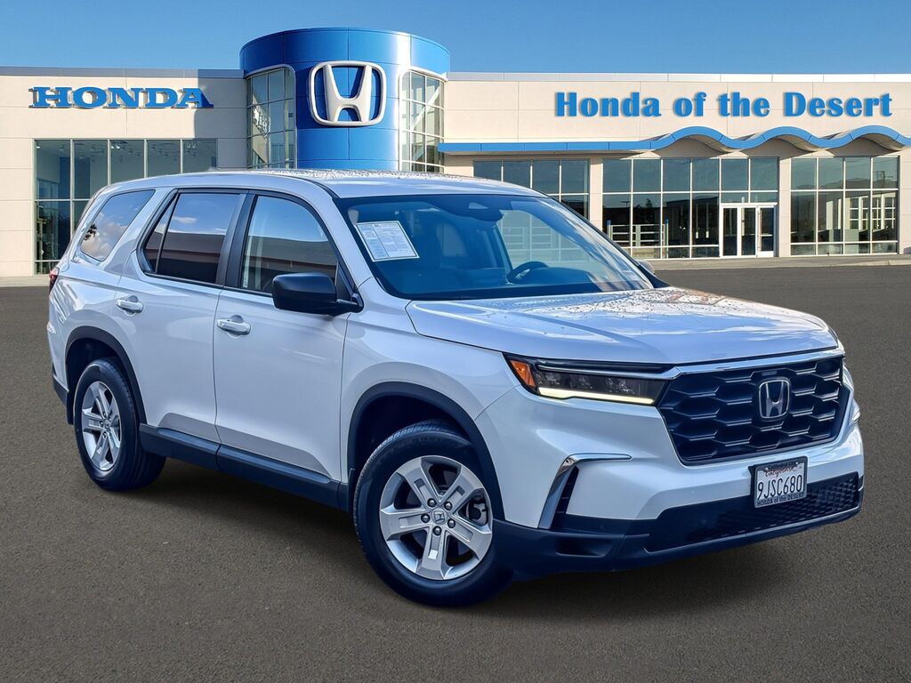 2024 Honda Pilot LX — photo 1 of 13