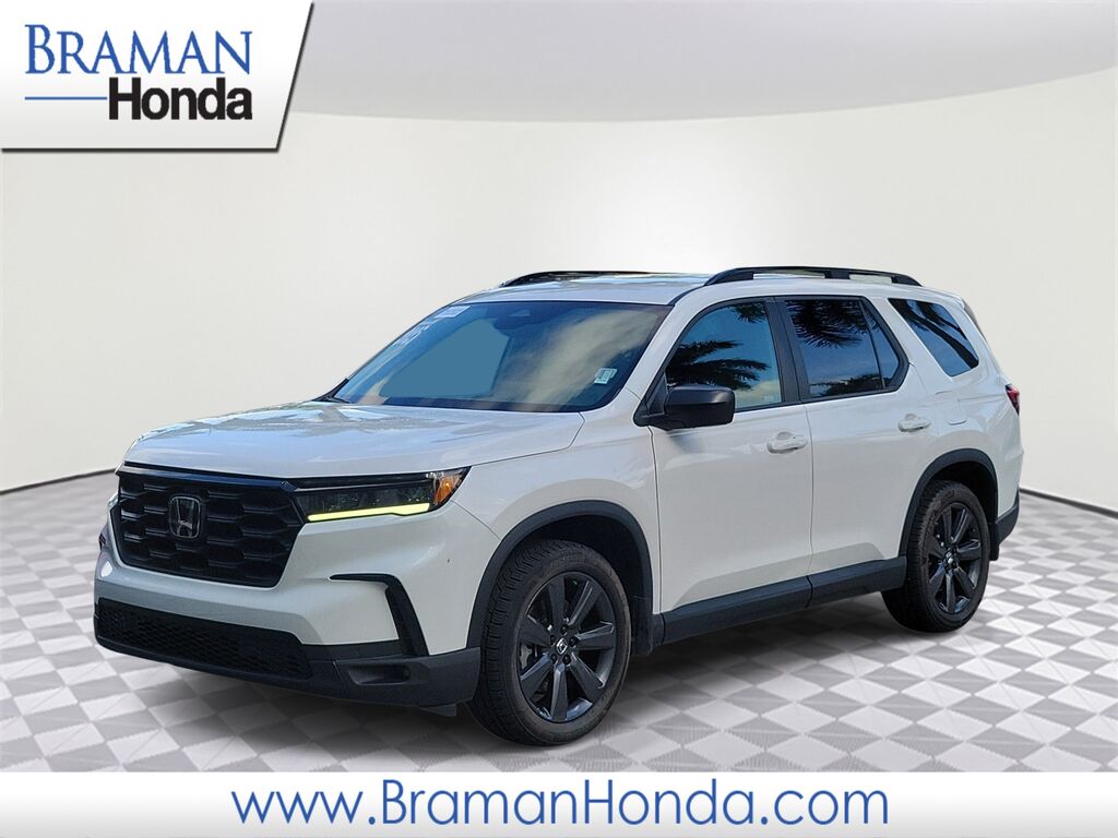 2025 Honda Pilot 2WD Sport — photo 1 of 7