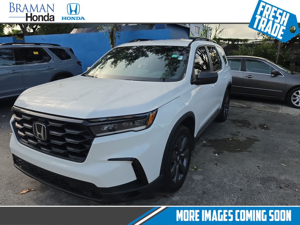 2025 Honda Pilot 2WD Sport — photo 1 of 4