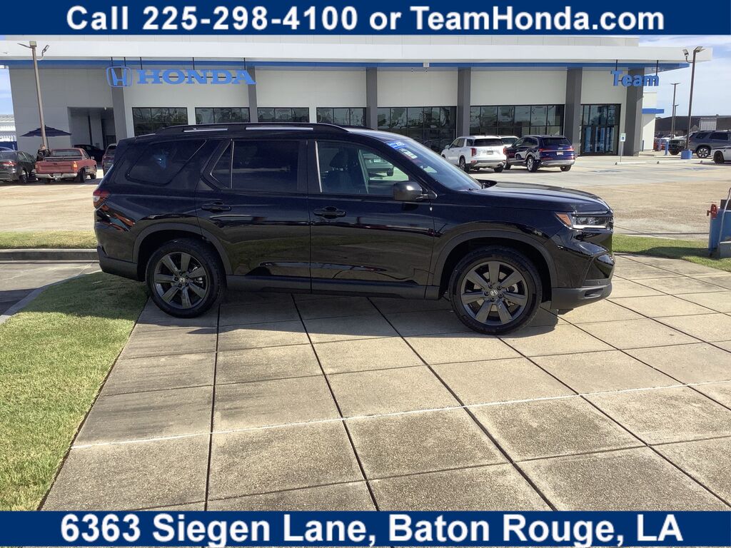 2025 Honda Pilot 2WD Sport — photo 1 of 7