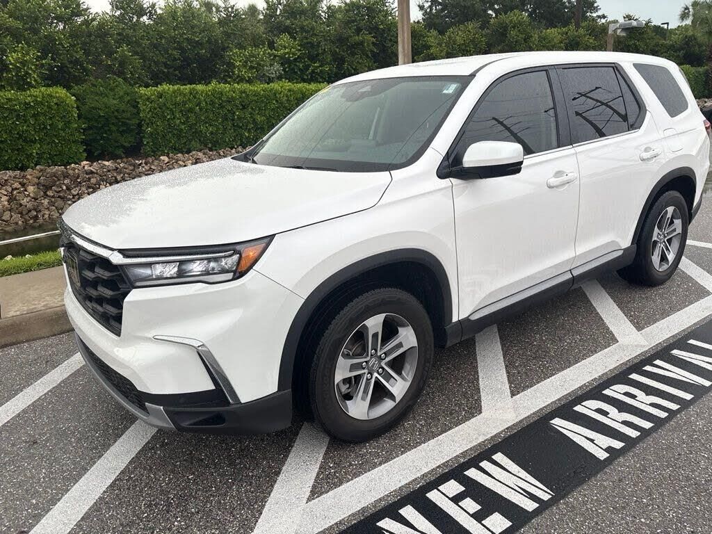 2025 Honda Pilot EX-L — photo 1 of 1