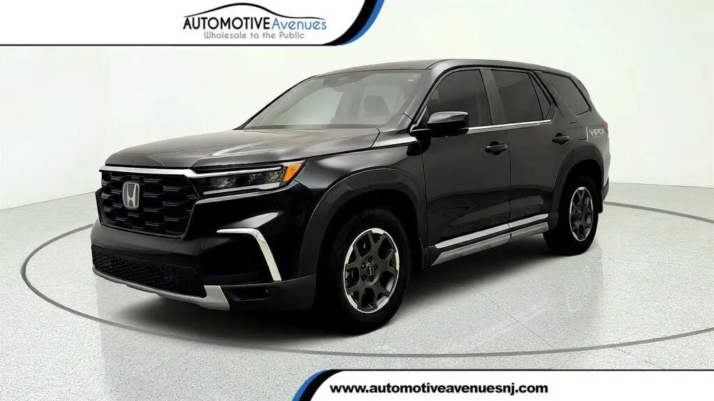 2024 Honda Pilot EX-L — photo 1 of 13