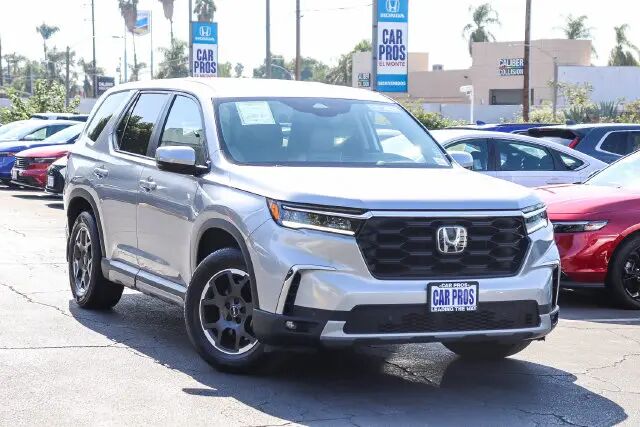 2024 Honda Pilot EX-L w/Rear Captain's Chairs