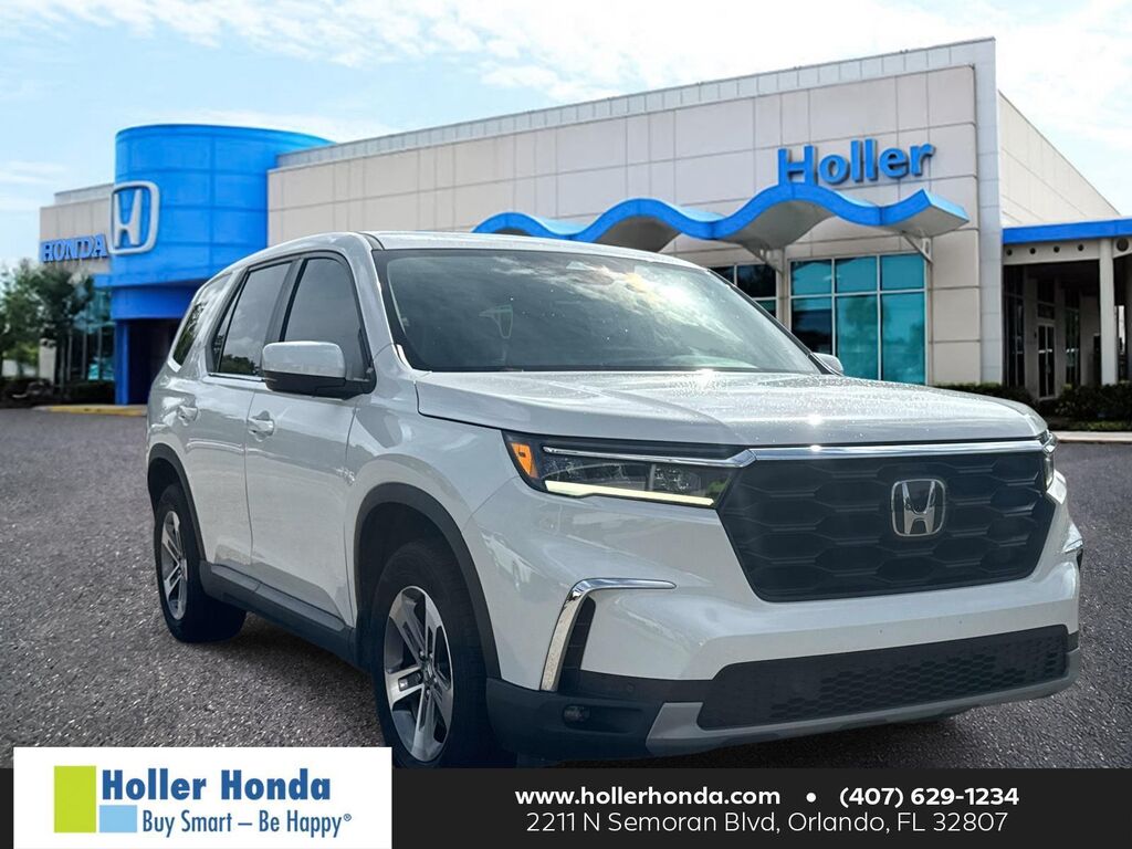 2024 Honda Pilot EX-L w/Rear Captain's Chairs — photo 1 of 1