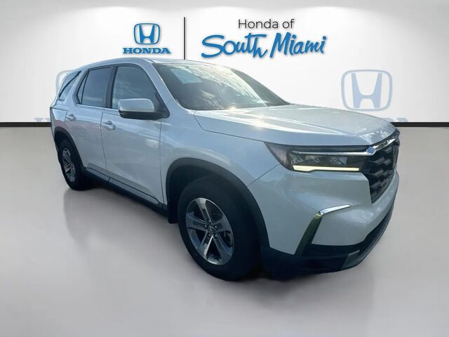2024 Honda Pilot EX-L w/Rear Captain's Chairs