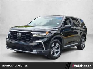 2023 Honda Pilot EX-L w/Rear Captain's Chairs