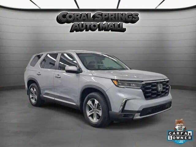 2024 Honda Pilot EX-L w/Rear Captain's Chairs