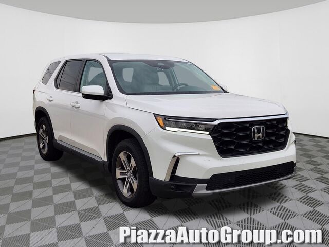 2024 Honda Pilot EX-L w/Rear Captain's Chairs