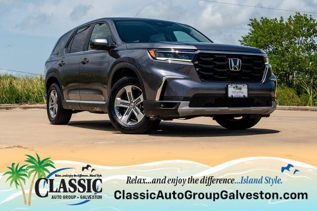 2024 Honda Pilot EX-L w/Rear Captain's Chairs — photo 1 of 27