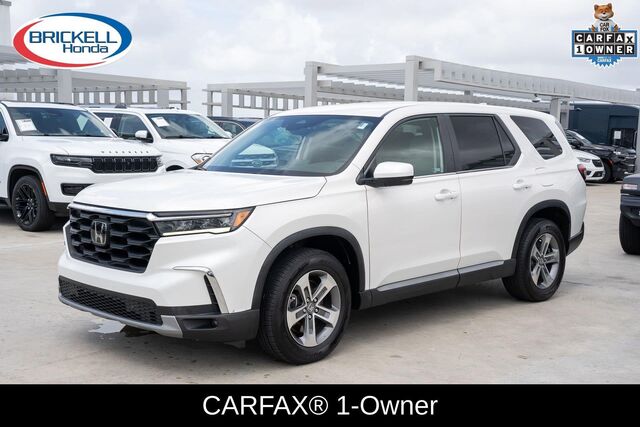 2023 Honda Pilot EX-L w/Rear Captain's Chairs