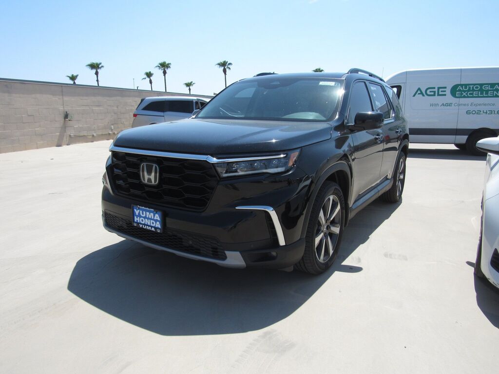 2024 Honda Pilot 2WD TRG — photo 1 of 7
