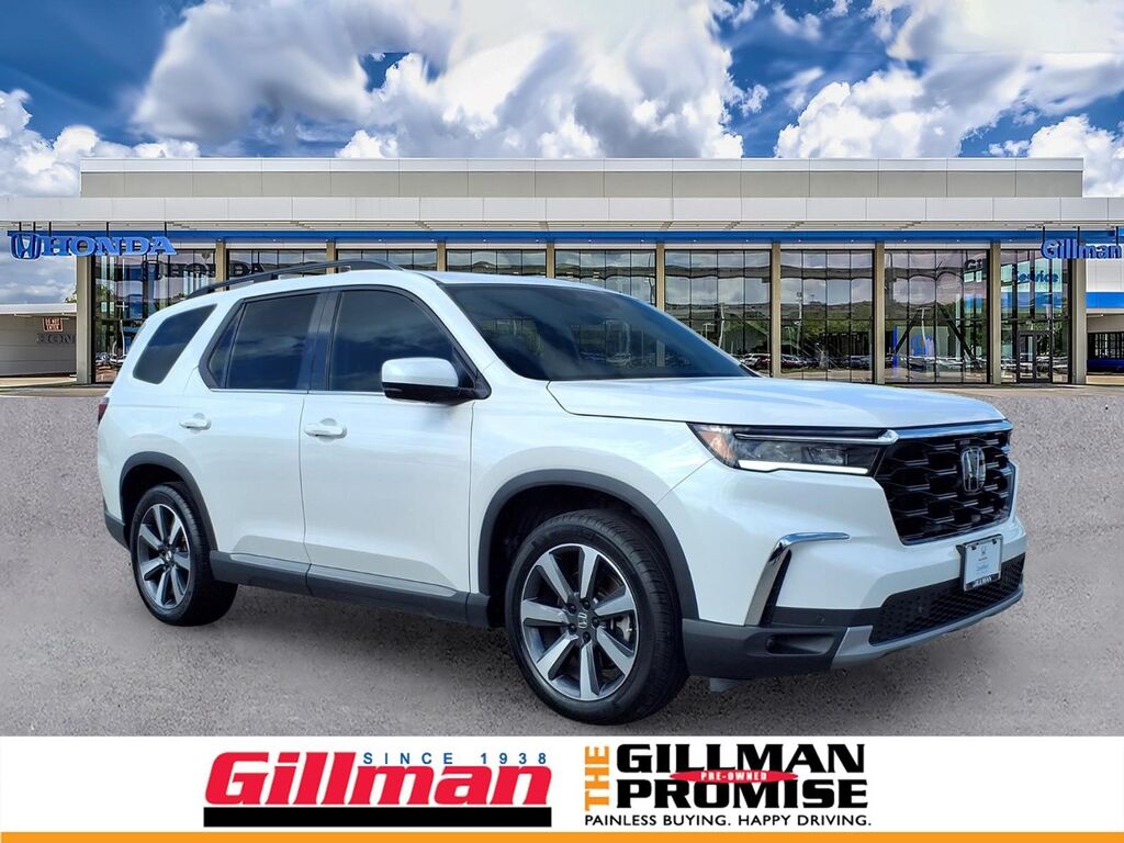 2025 Honda Pilot 2WD Touring — photo 1 of 7