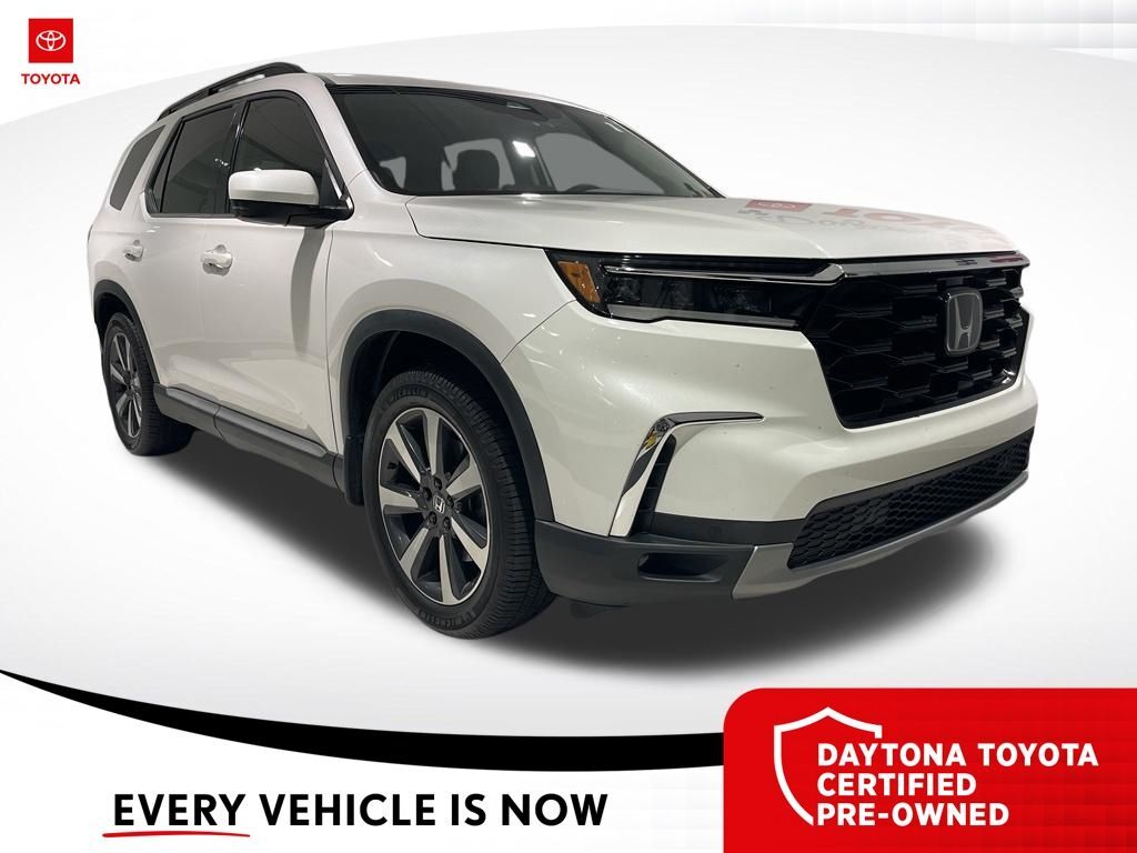 2024 Honda Pilot Touring — photo 1 of 10