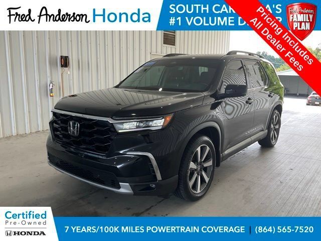 2025 Honda Pilot 2WD Touring — photo 1 of 7
