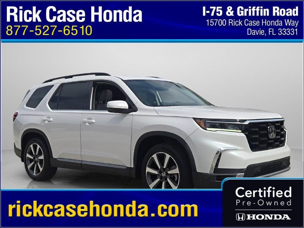 2025 Honda Pilot Touring — photo 1 of 13