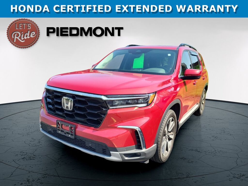 2025 Honda Pilot 2WD Touring — photo 1 of 7