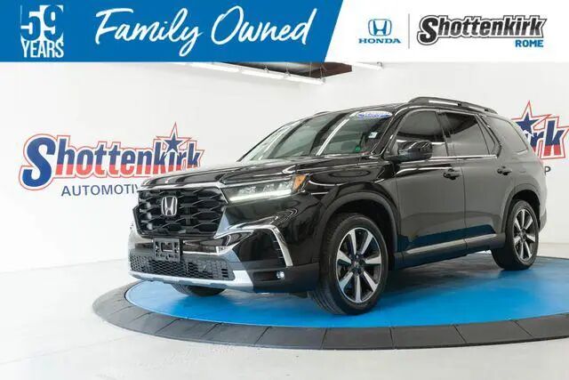 2024 Honda Pilot Touring — photo 1 of 13