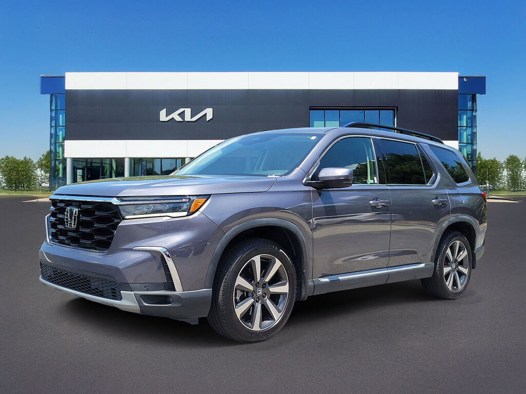 2024 Honda Pilot 2WD TRG — photo 1 of 7