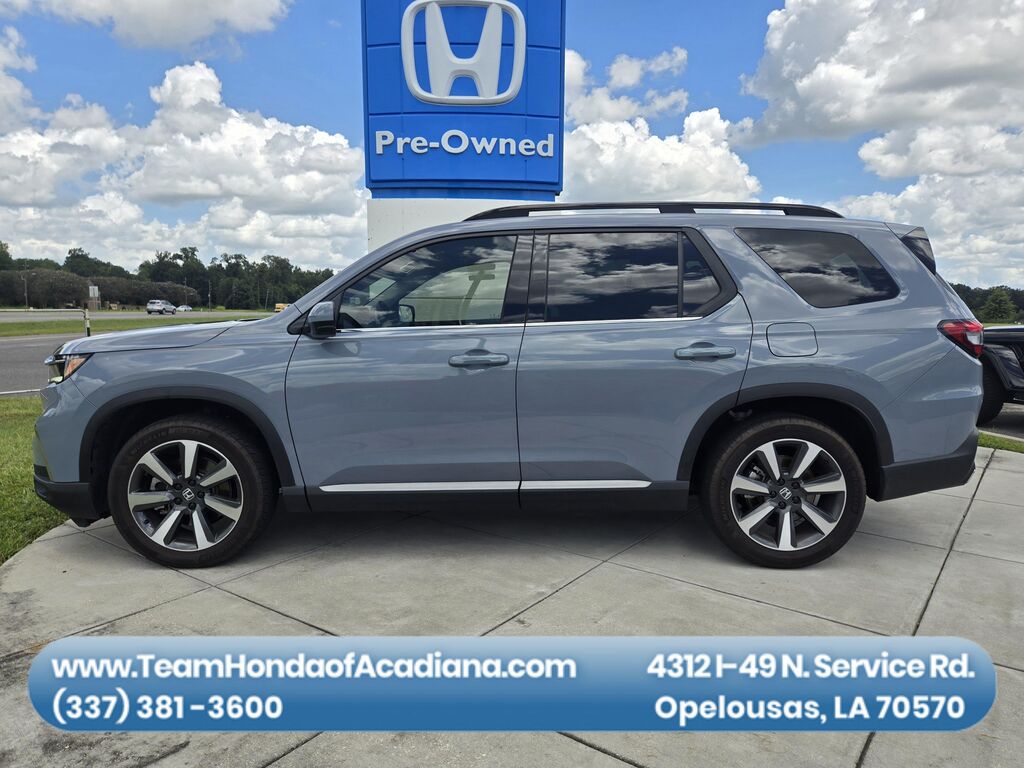 2025 Honda Pilot Touring — photo 1 of 13