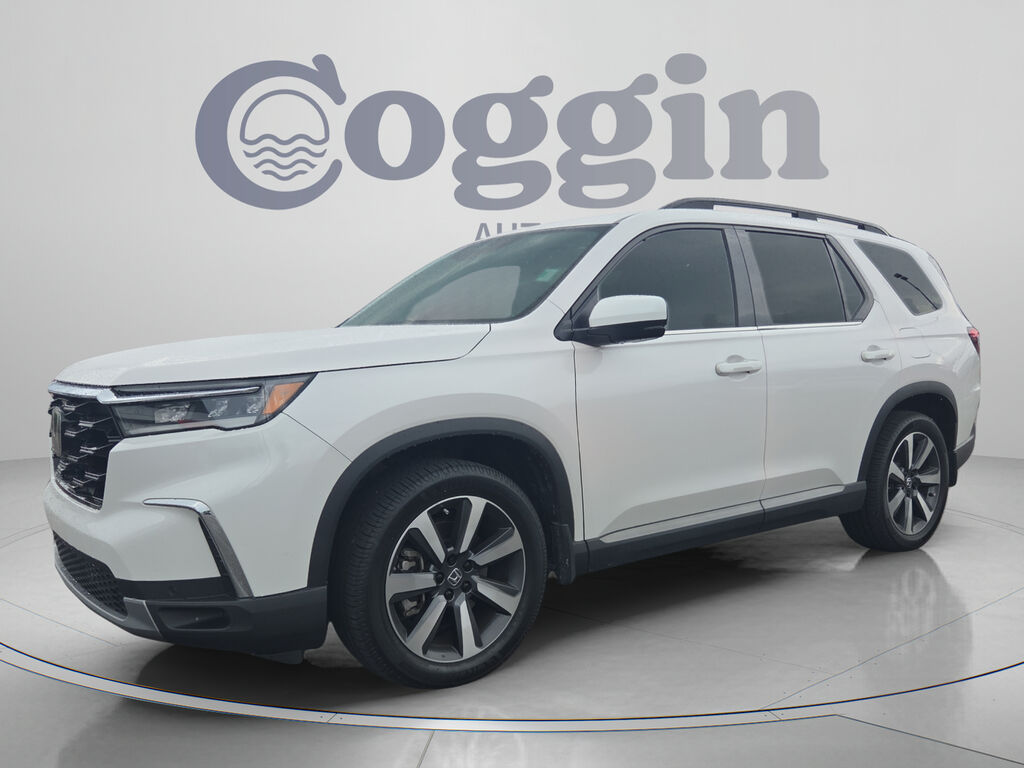 2023 Honda Pilot 2WD TRG — photo 1 of 7