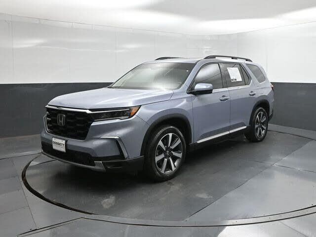 2023 Honda Pilot Touring — photo 1 of 1