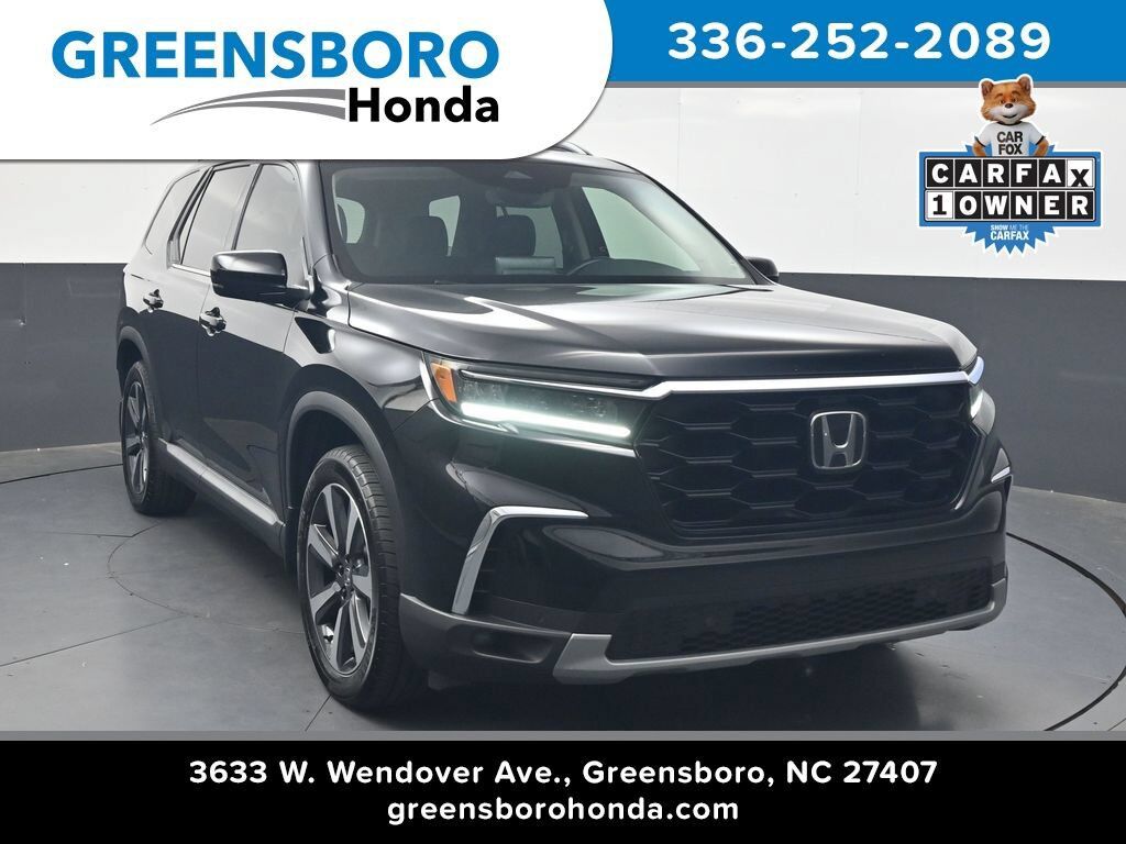 2025 Honda Pilot 2WD Touring — photo 1 of 7
