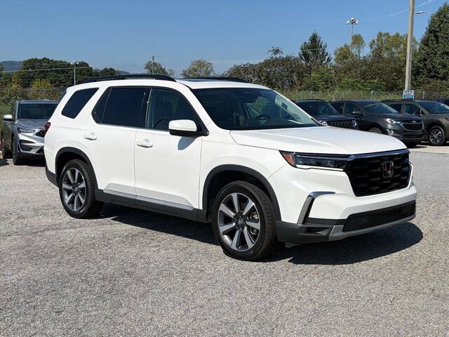2025 Honda Pilot 2WD Touring