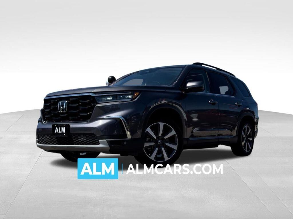 2024 Honda Pilot Touring — photo 1 of 13