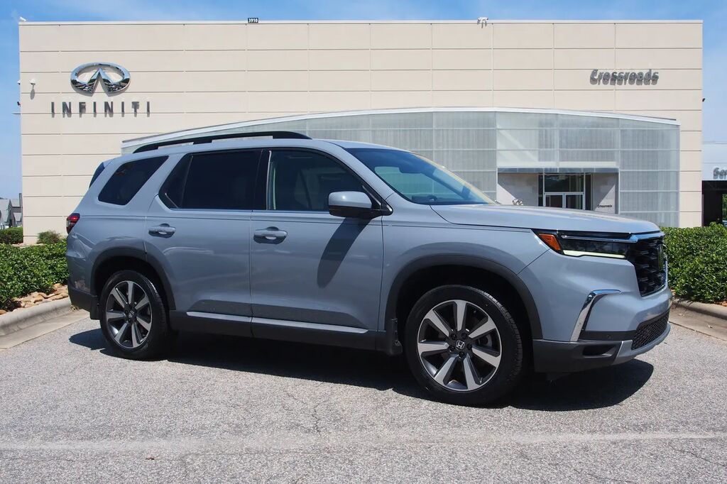 2025 Honda Pilot Touring+ — photo 1 of 13