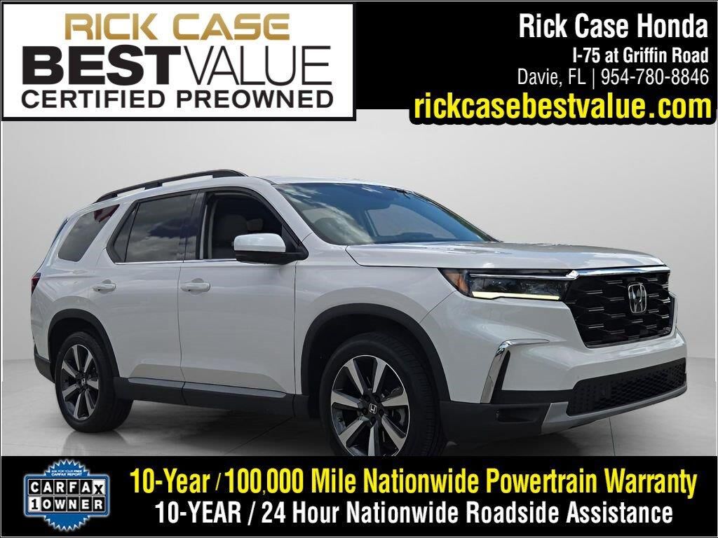 2025 Honda Pilot Touring — photo 1 of 19